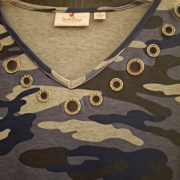 Quacker Factory Blue CAMO Jeweled Neck Women's Med T-Shirt EXCEL - Picture 9 of 12